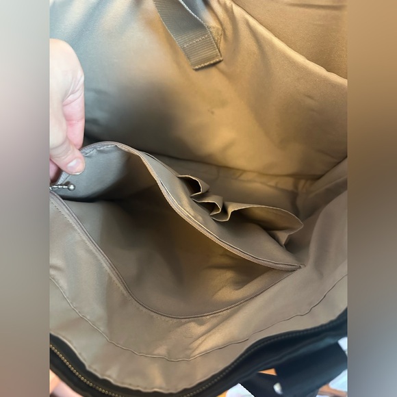 Baggallini Women’s Avenue Tote Bag with Crossbody Strap Black/Sand - Picture 9 of 13